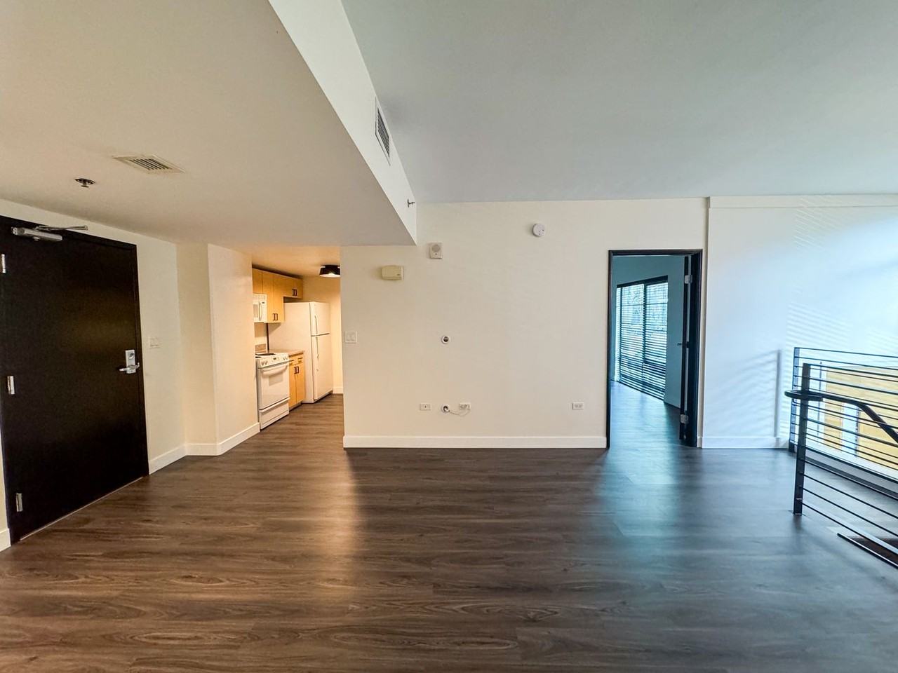 425 425 W Beech  227 - Photo 7 of 26