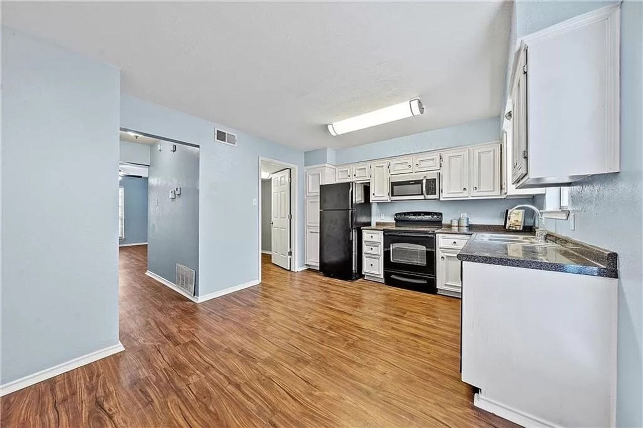 1298 Speight Ave - Photo 3 of 10