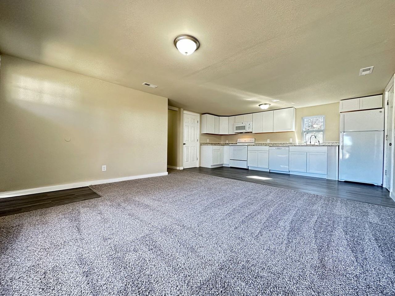 1200 Lewis Ave - Photo 7 of 27