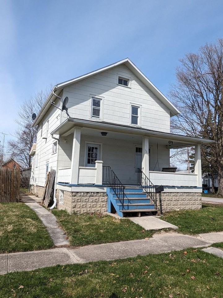 1230 Stilwell Ave - Photo 2 of 15