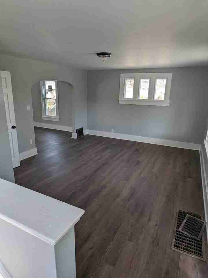 1230 Stilwell Ave - Photo 3 of 15