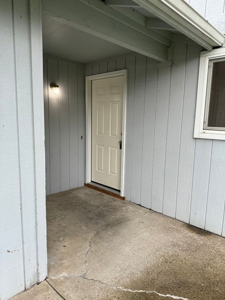 2833 El Toro Ct - Photo 3 of 29
