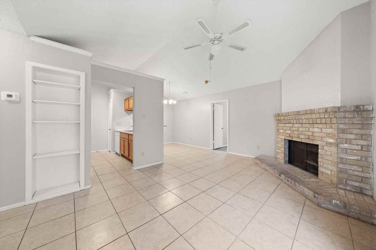 411 Greenlawn Blvd - Photo 4 of 29