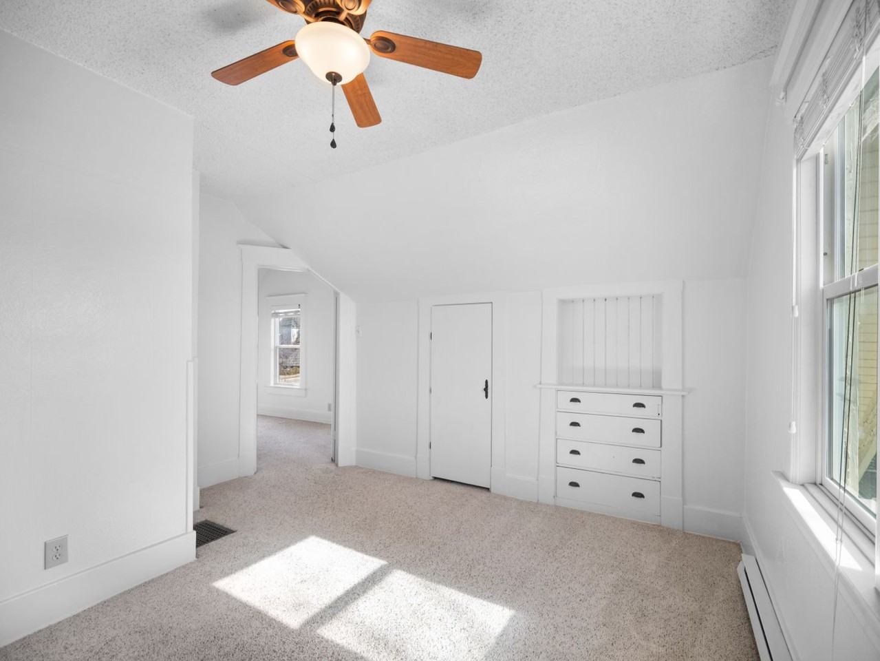 317 W Shannon Ave - Photo 2 of 21