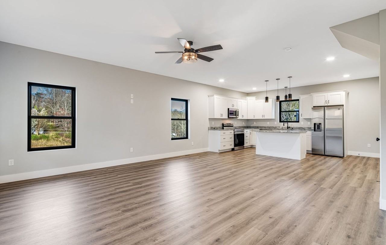 613 Salem Heights Ln - Photo 2 of 30