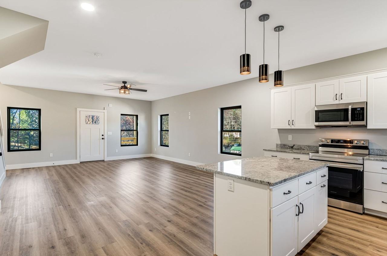613 Salem Heights Ln - Photo 6 of 30
