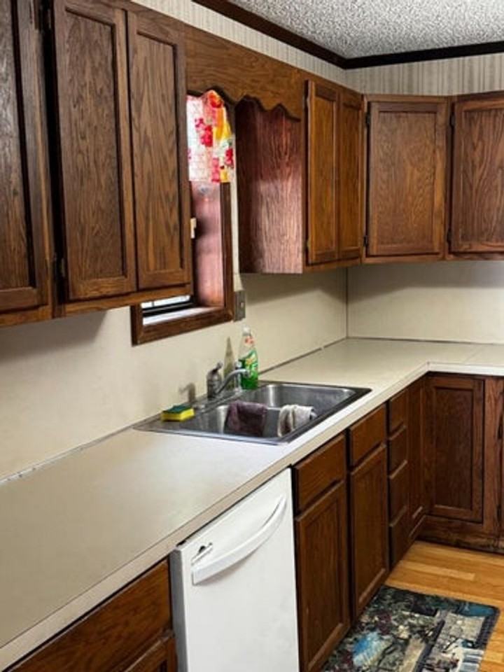 412 S Royal St - Photo 2 of 7