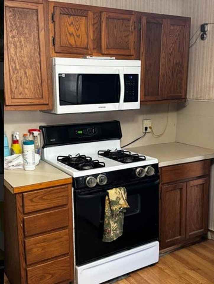 412 S Royal St - Photo 3 of 7