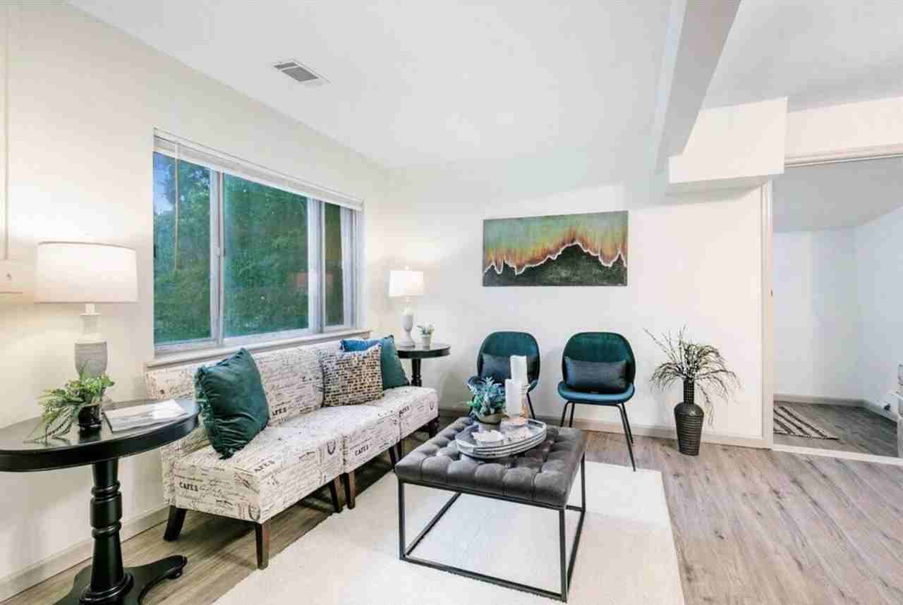 1102 Moss Dr - Photo 3 of 30