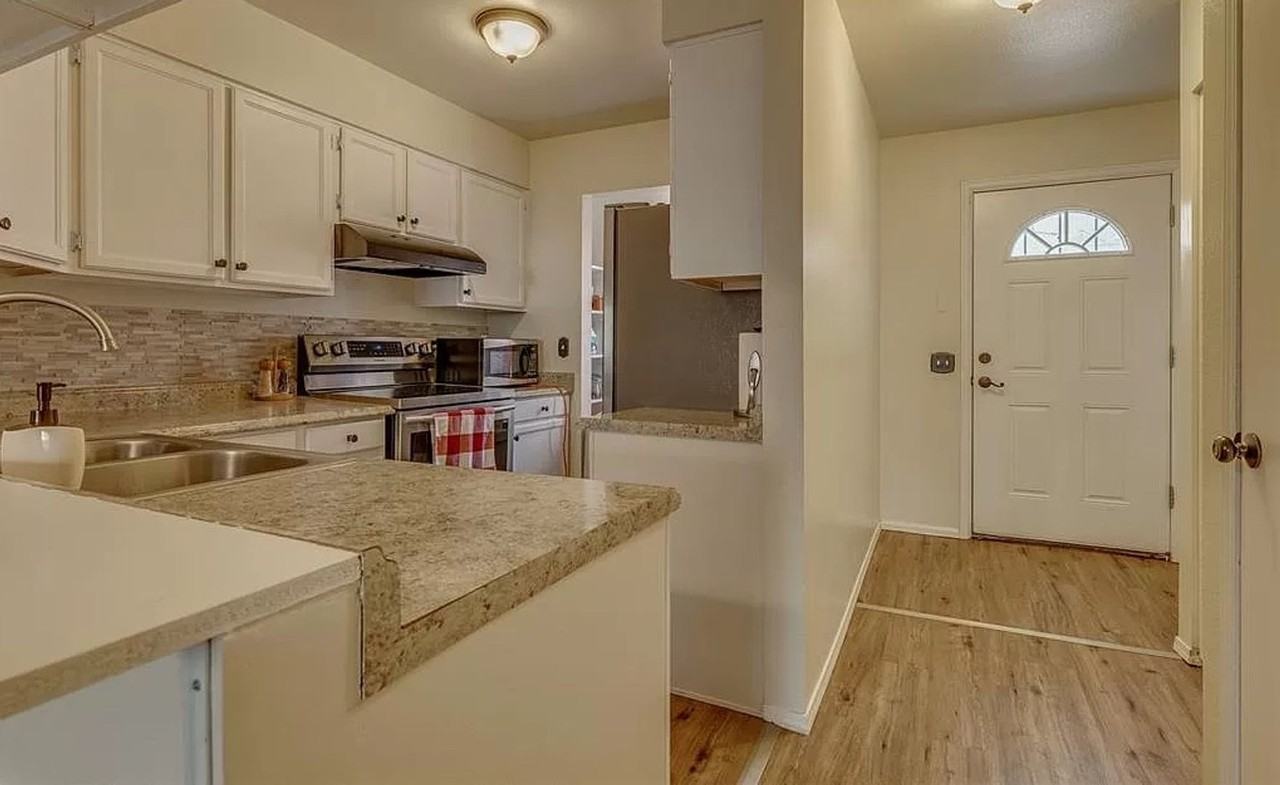 4173 Charleston Dr - Photo 2 of 9