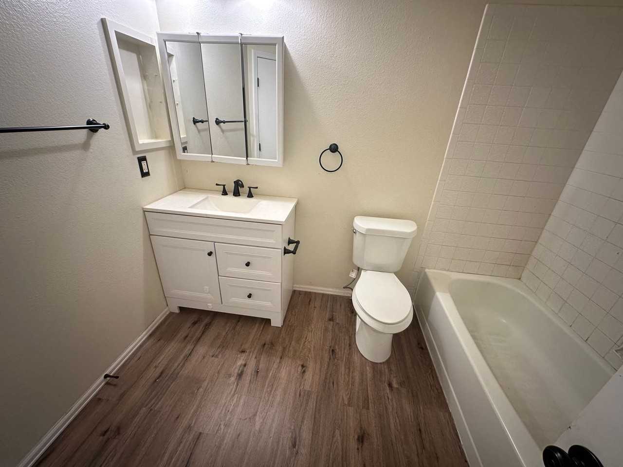 4173 Charleston Dr - Photo 6 of 9