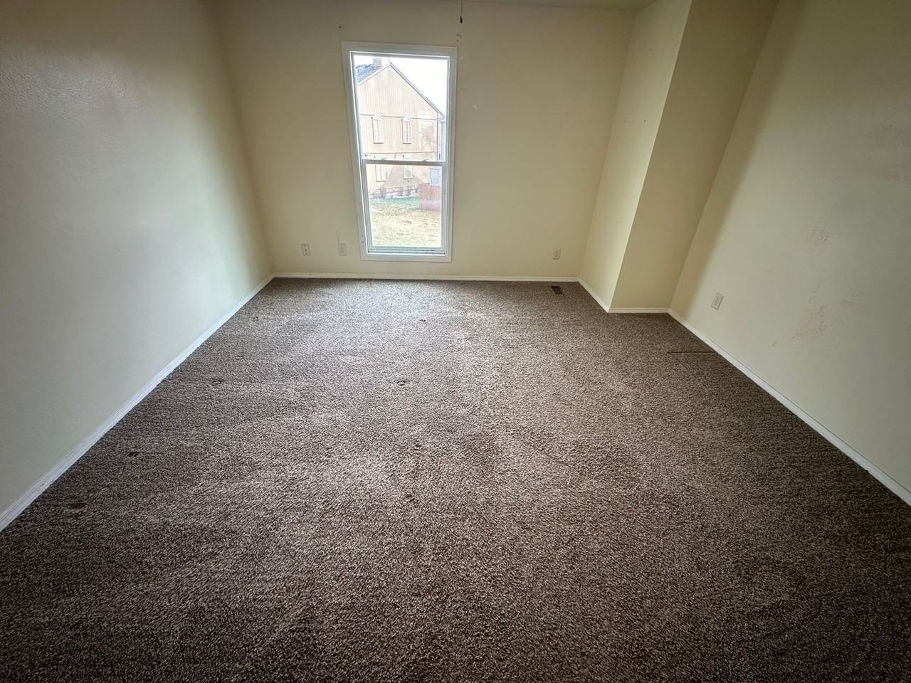 4173 Charleston Dr - Photo 7 of 9