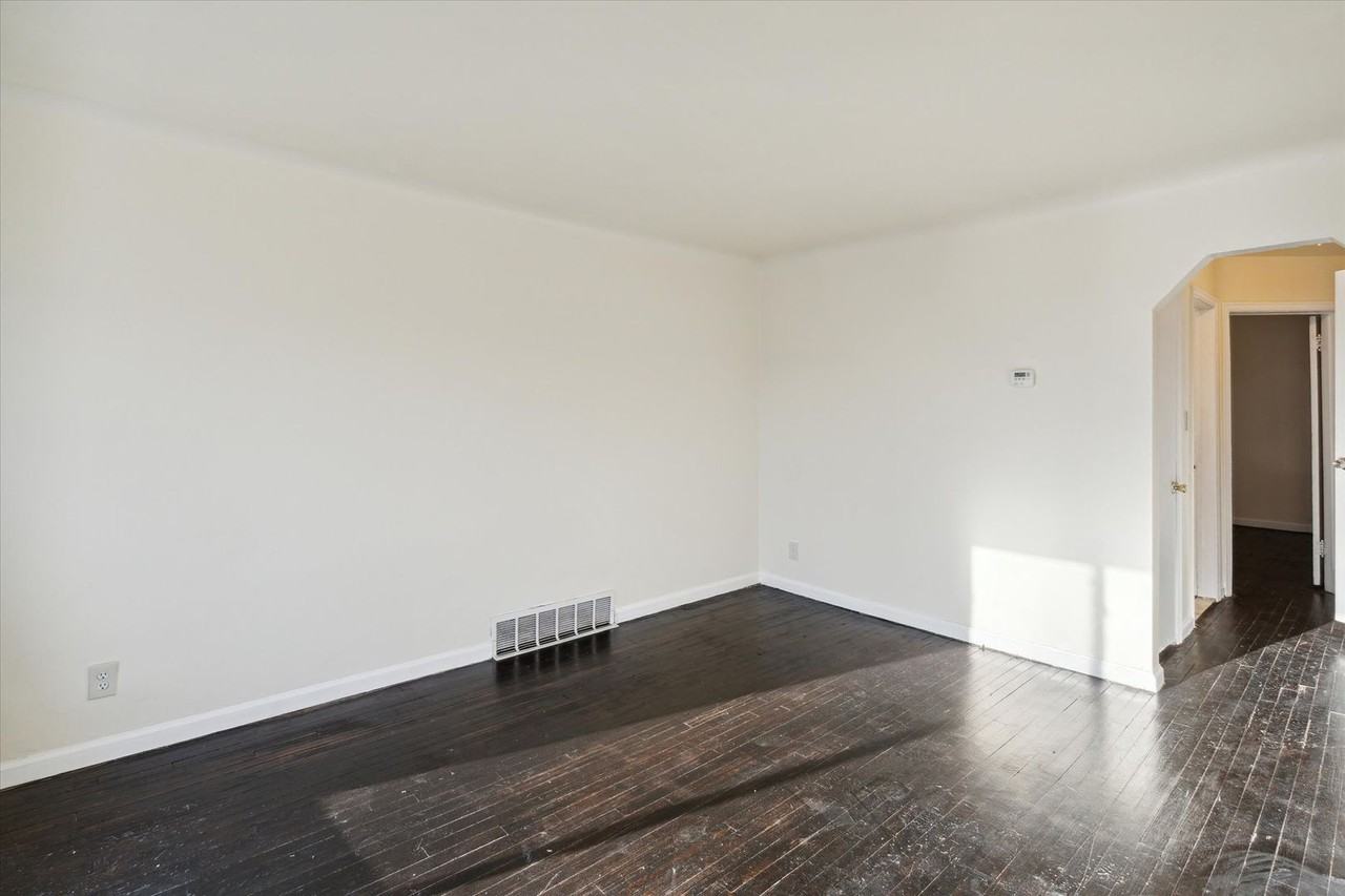8615 Strathmoor St - Photo 5 of 20