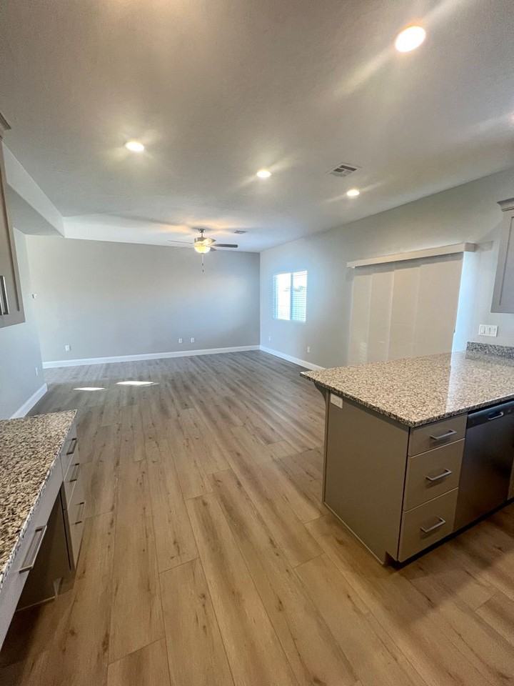 1042 S 1450 E #16 - Photo 7 of 23