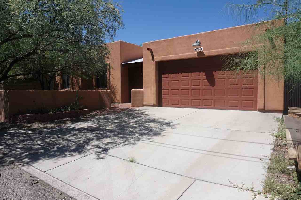 1717 N Baxter Dr - Photo 4 of 50