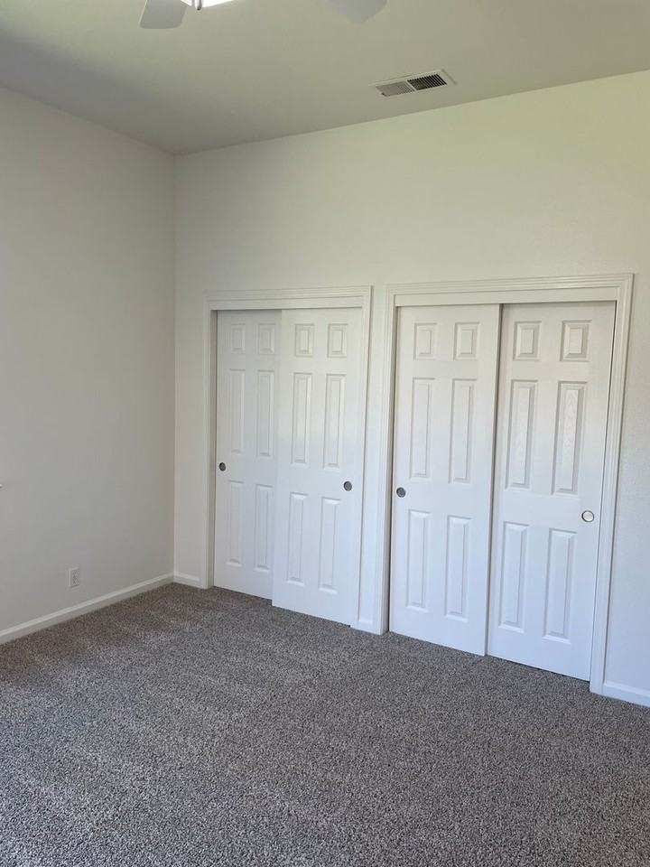 56 Hawes Way - Photo 3 of 11