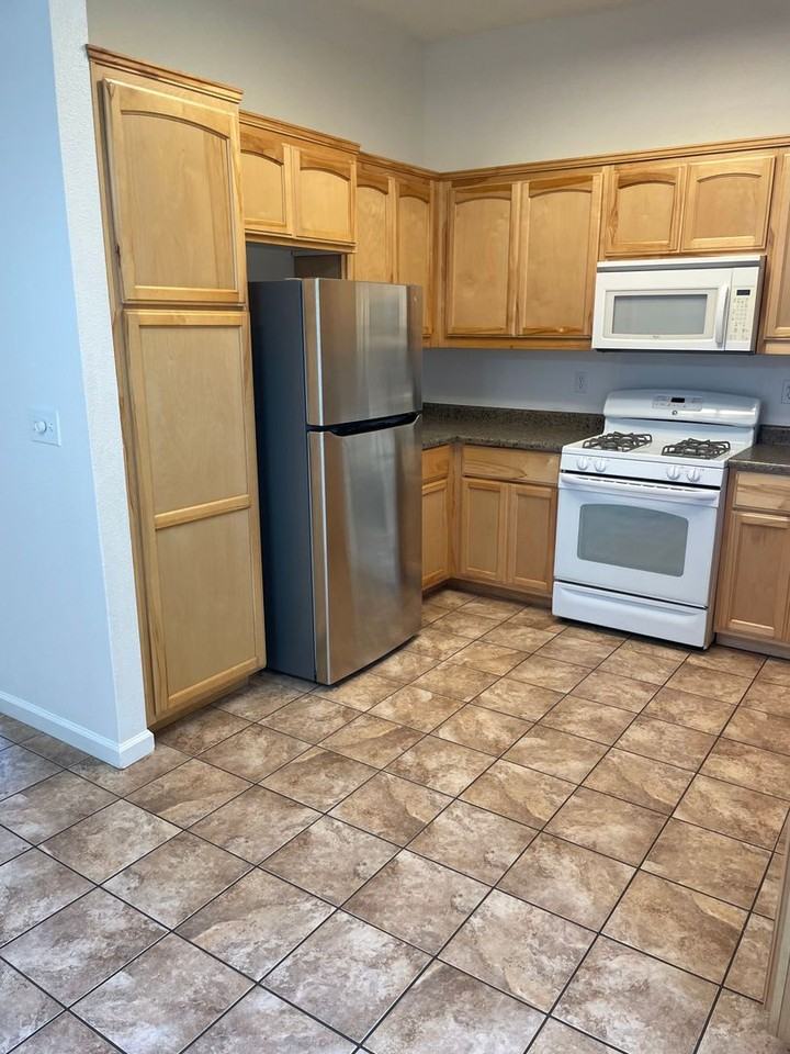 56 Hawes Way - Photo 7 of 11