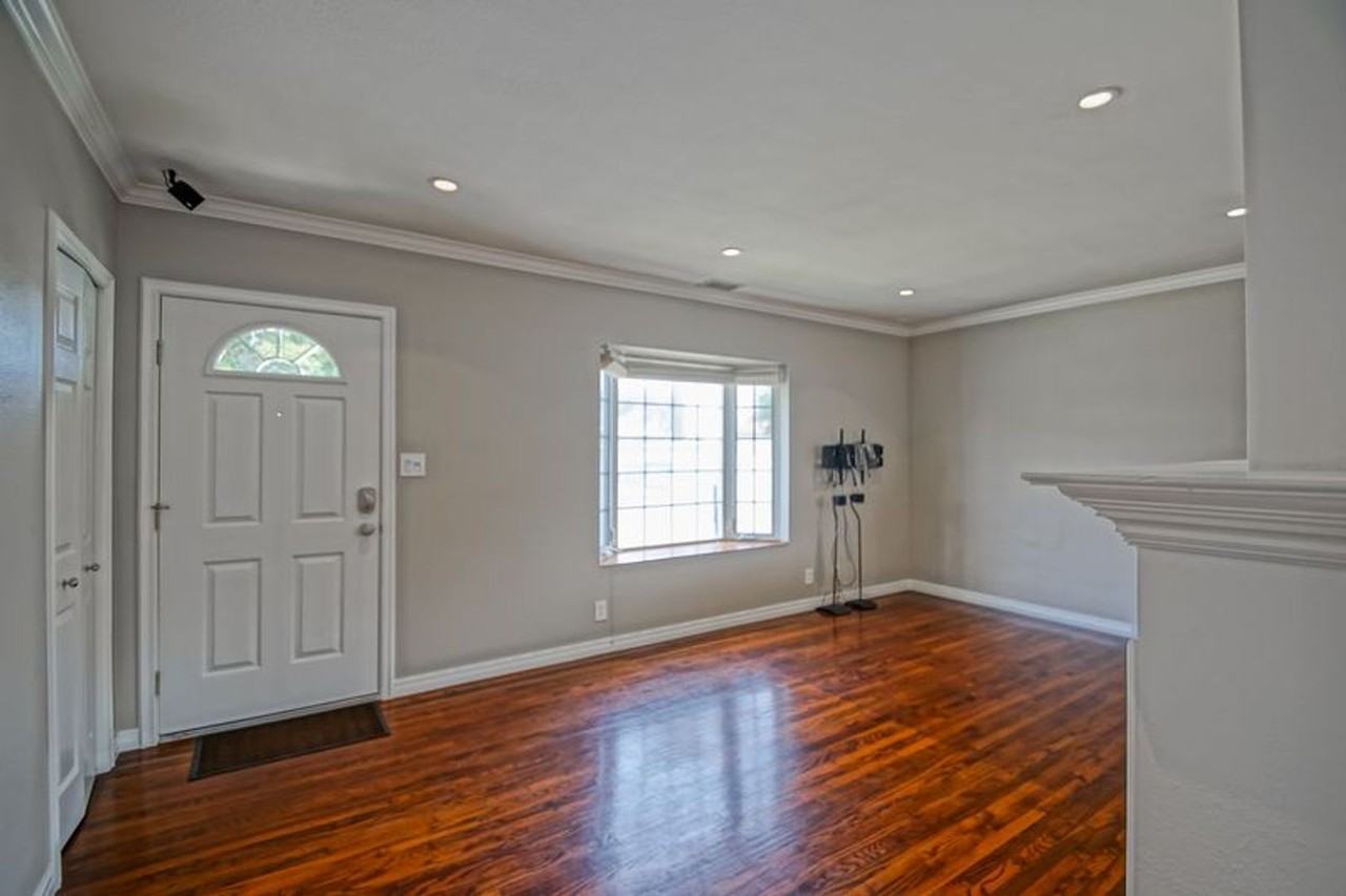 2404 Sebald Ave - Photo 7 of 50