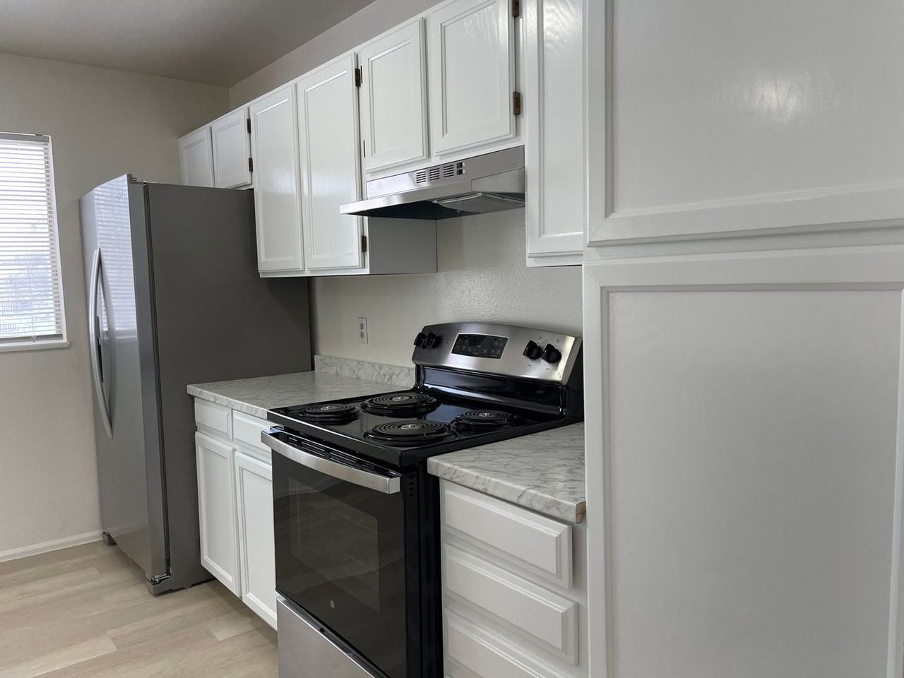 2344 Sunrise Dr - Photo 6 of 36