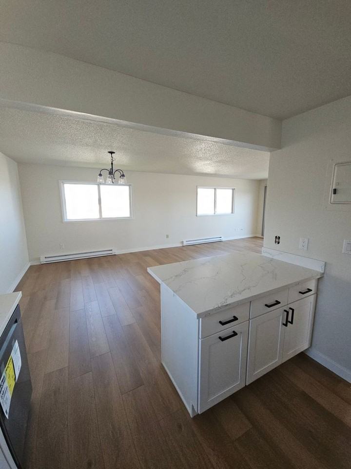 1002 N J St #15 - Photo 4 of 19