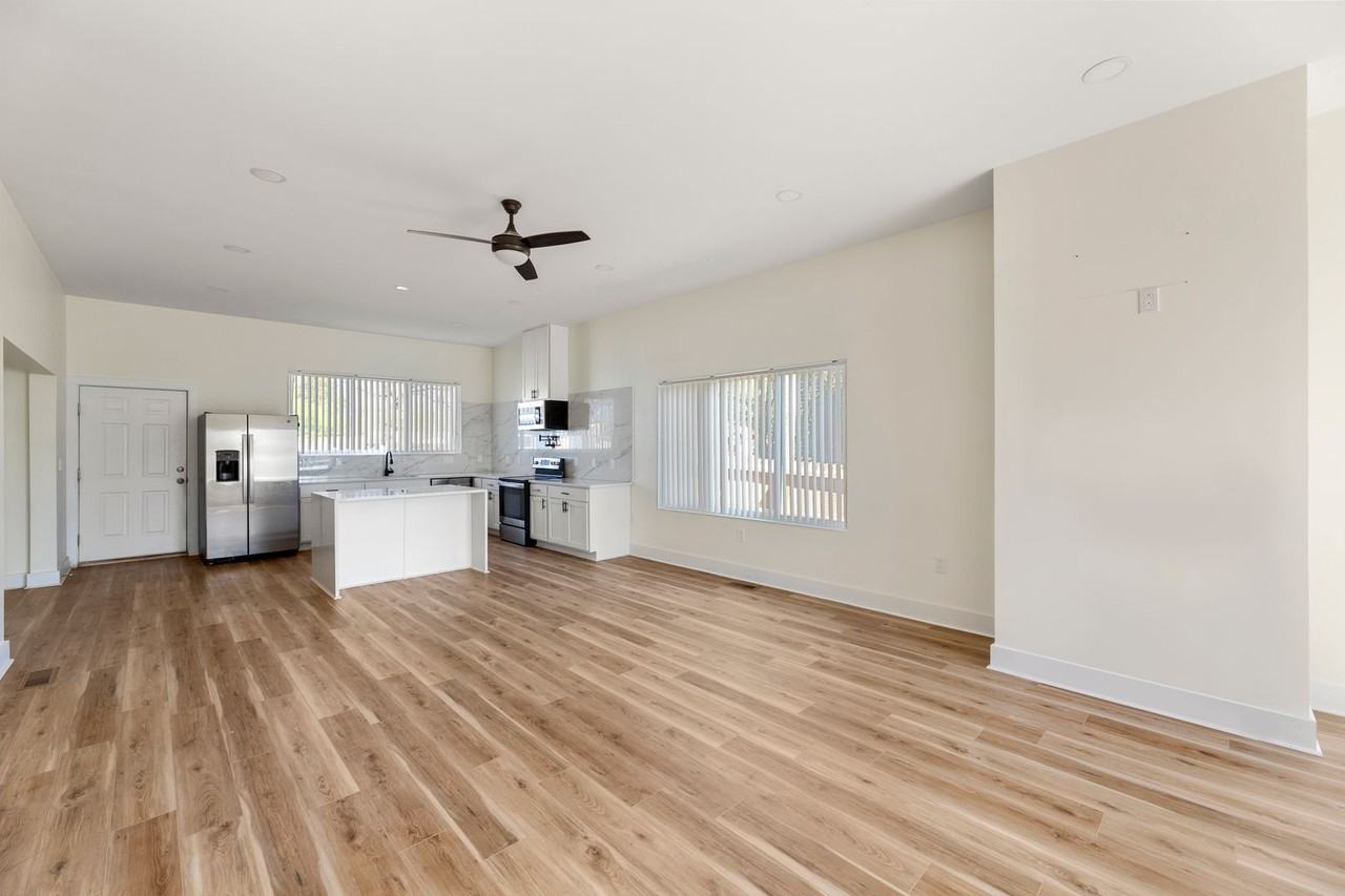 2100 St Paul St - Photo 3 of 33