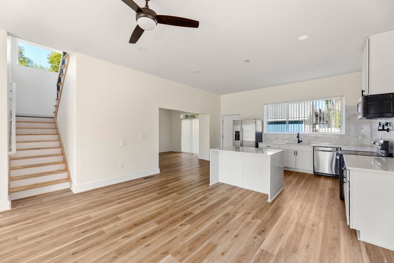 2100 St Paul St - Photo 5 of 33