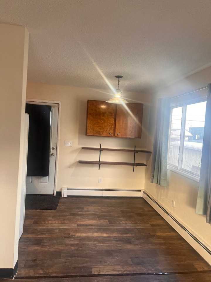 442  Flower St- CJ/APM - Photo 3 of 12