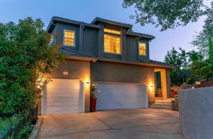 featured image of 1050 Fox Run Ct