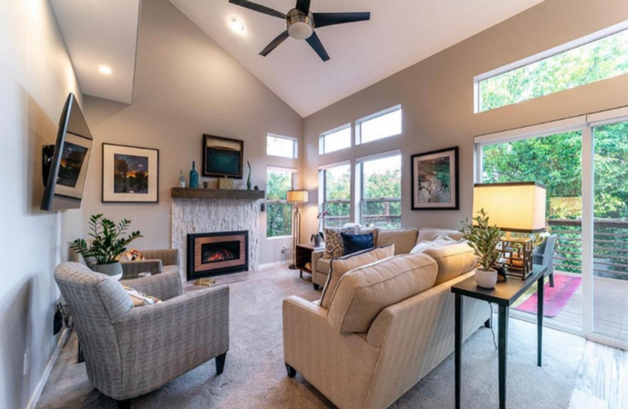 1050 Fox Run Ct - Photo 4 of 6