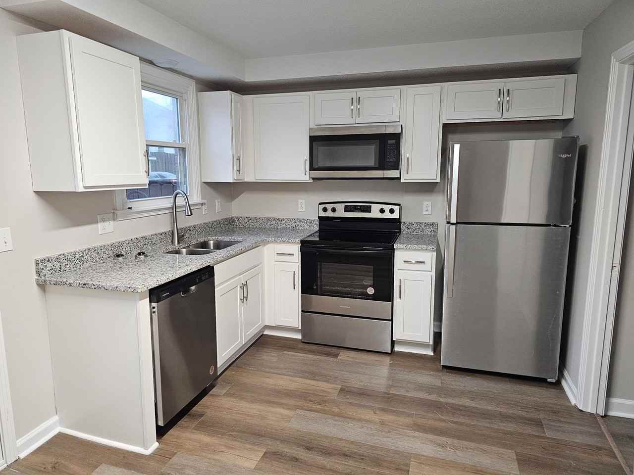 610 Commerce St #20 - Photo 2 of 13