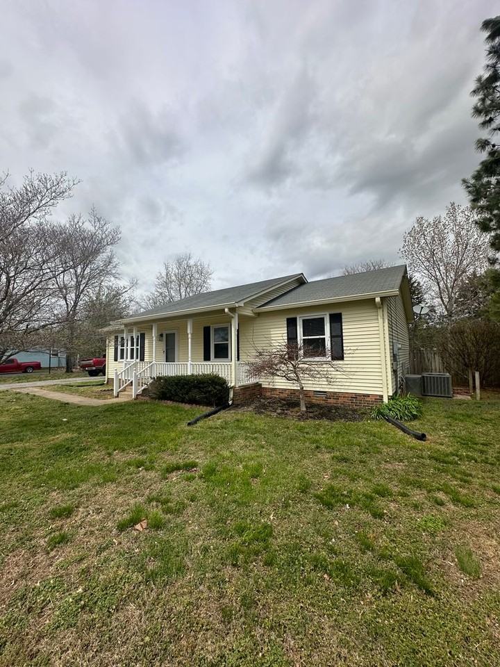 2428 Laredo Ct - Photo 2 of 32