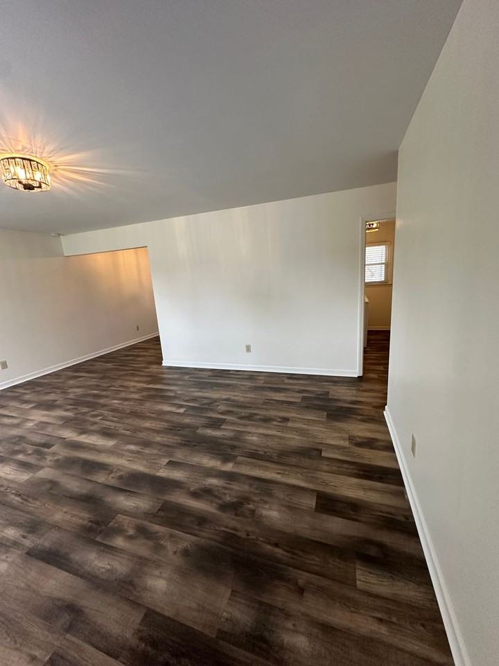 2428 Laredo Ct - Photo 3 of 32