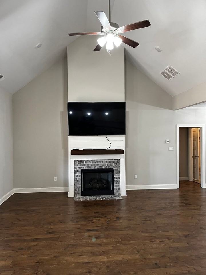 12785 Longmire Loop N - Photo 7 of 45