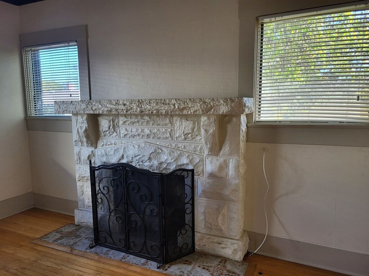 2123 Pine St - Photo 5 of 25