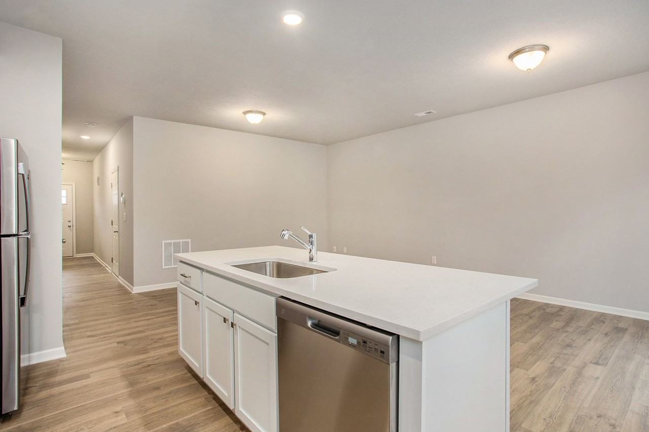 3520 Weldon Dr Sw - Photo 3 of 18