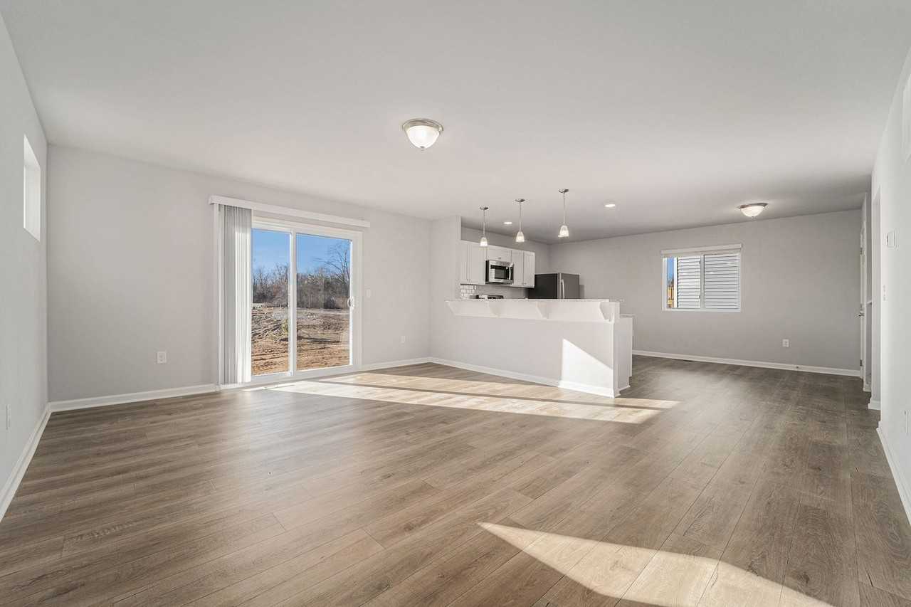 2309 Richardson Ct - Photo 3 of 34