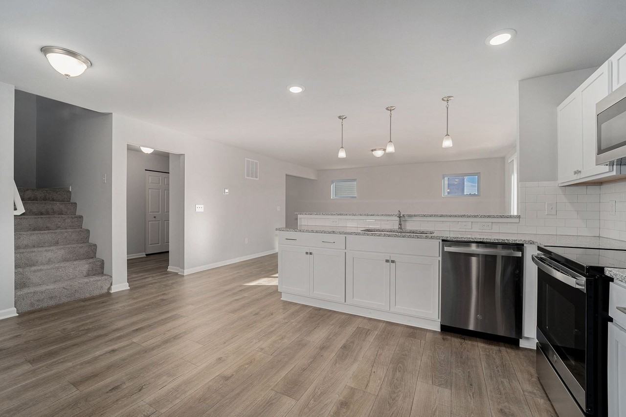 2309 Richardson Ct - Photo 4 of 34