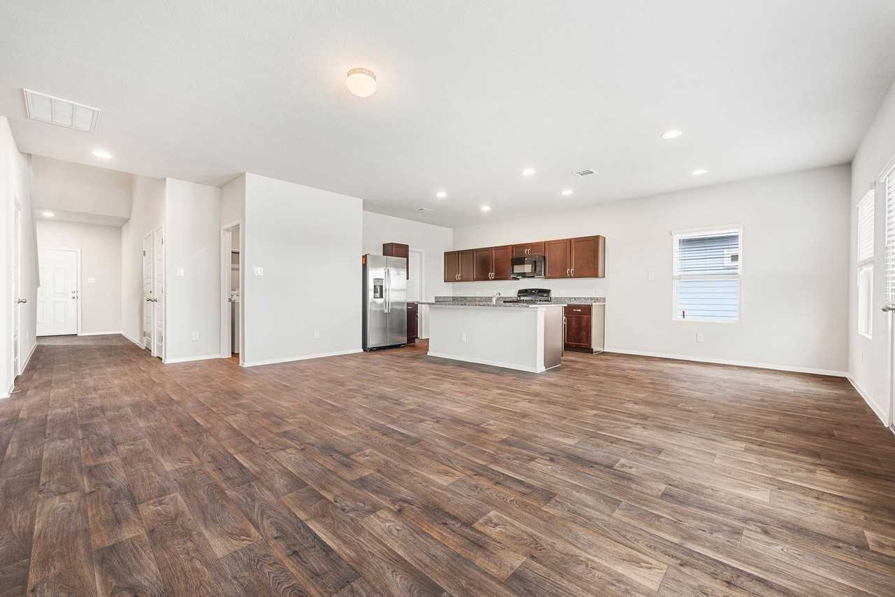 180 Keltic Dr - Photo 4 of 16
