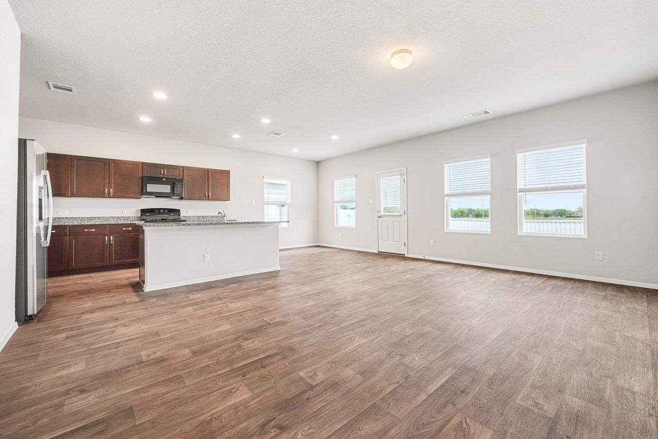 180 Keltic Dr - Photo 5 of 16