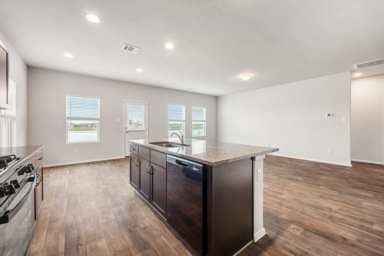 180 Keltic Dr - Photo 6 of 16