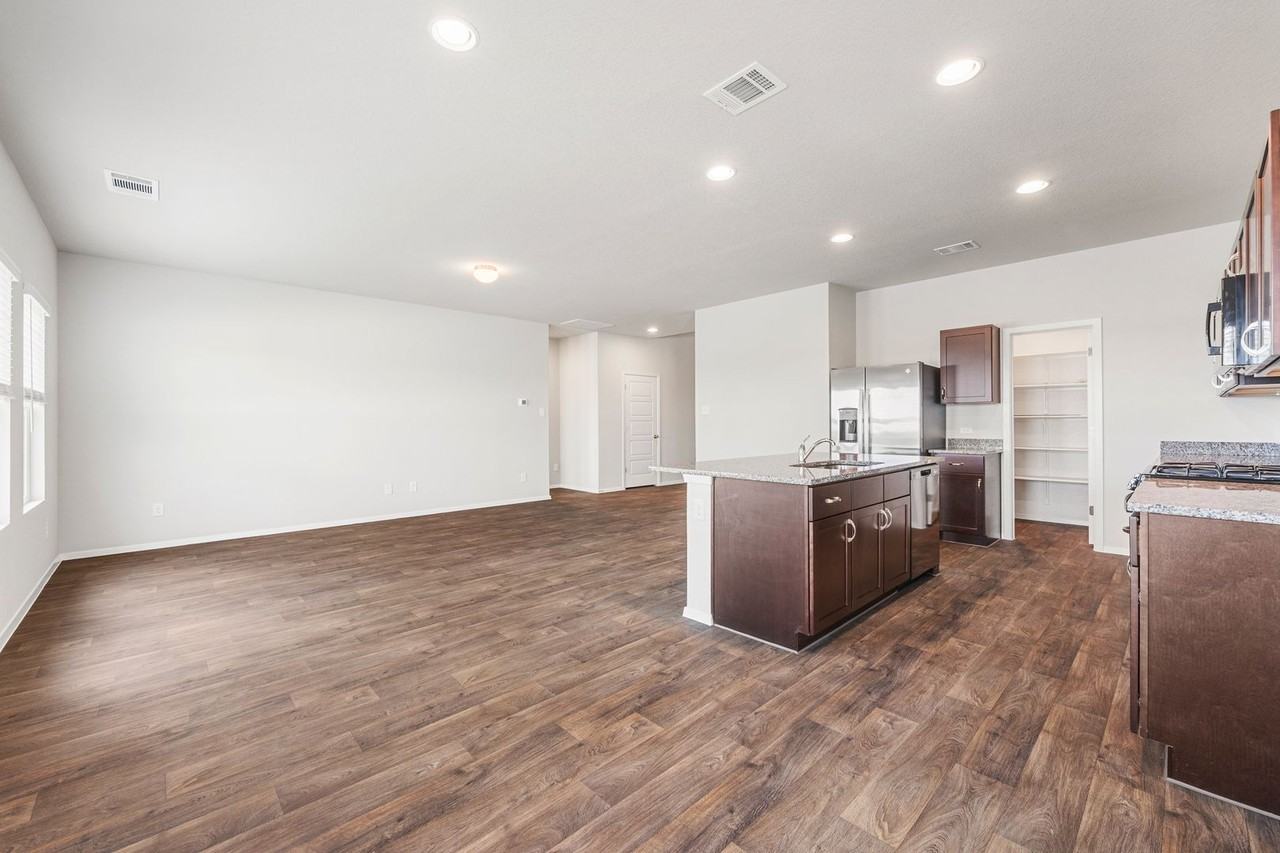 180 Keltic Dr - Photo 7 of 16
