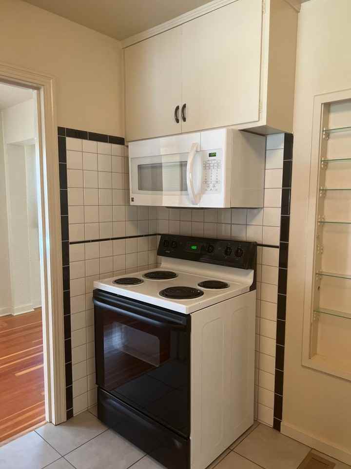 745 Elm Ave - Photo 3 of 33