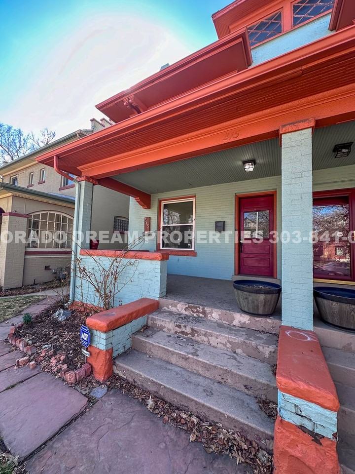 315 N Lincoln St - Photo 2 of 50