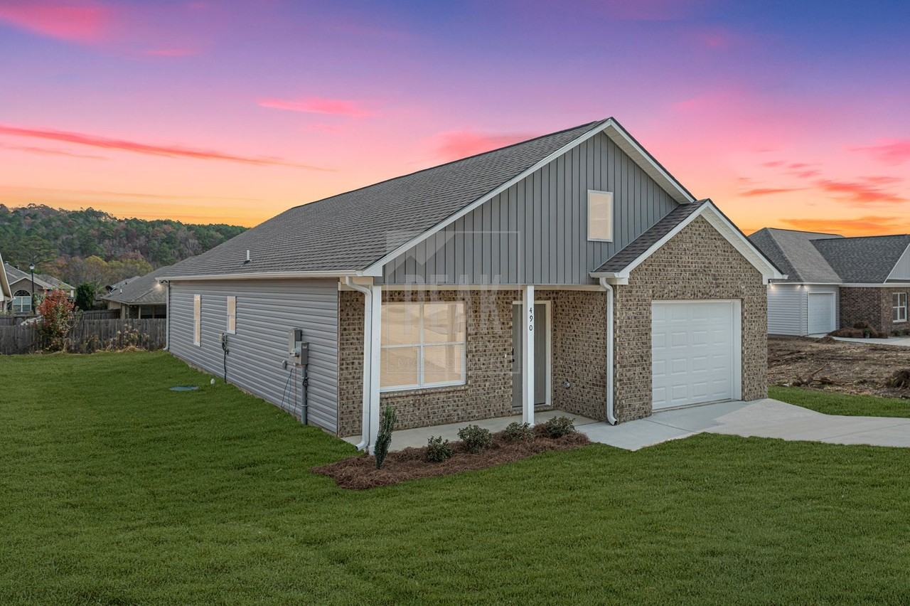 490 Woodland Cir - Photo 2 of 40