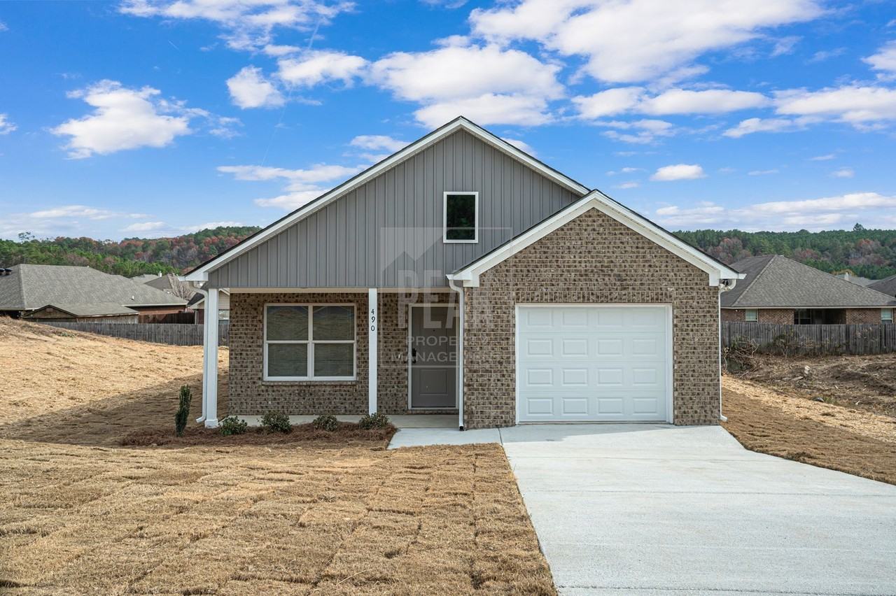 490 Woodland Cir - Photo 3 of 40