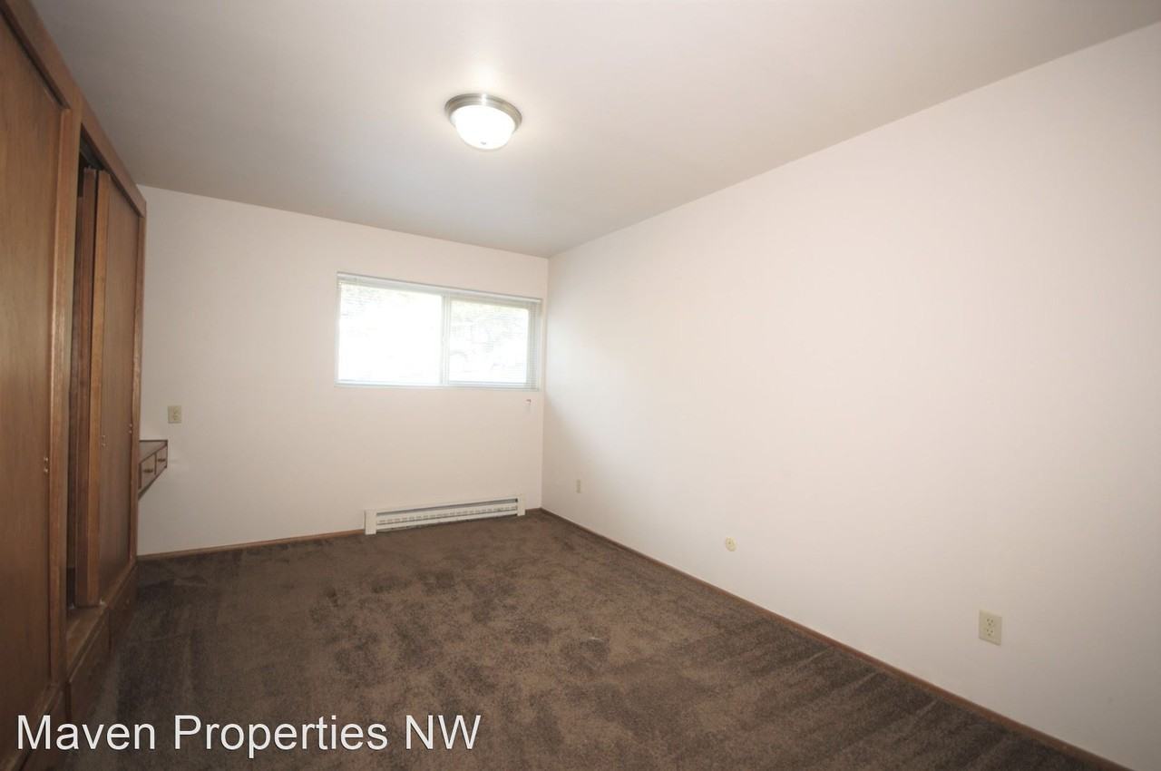 3645 Whitman Ave N - Photo 2 of 6