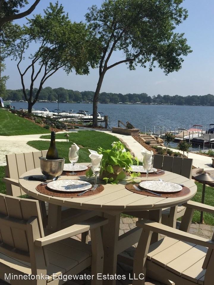 4177 Shoreline Dr - Photo 3 of 50