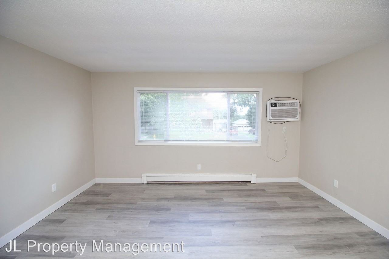 304 S Lowell Ave - Photo 3 of 35