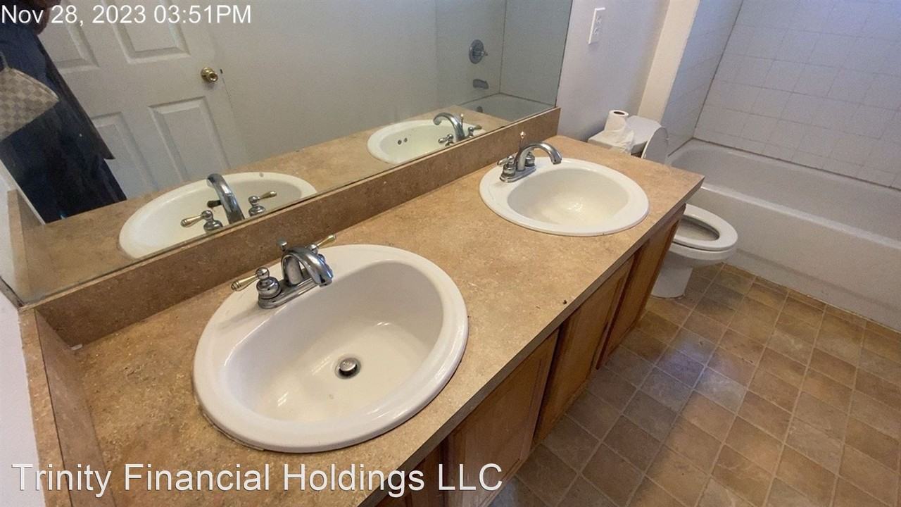 193 Glenview Dr - Photo 2 of 17