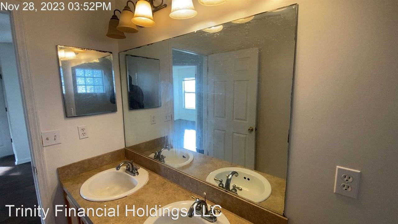 193 Glenview Dr - Photo 3 of 17